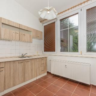 Pronájem bytu 2+kk 38 m² Plzeň, Skvrňanská