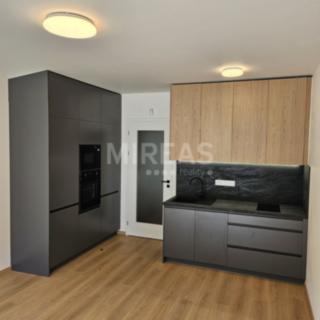 Pronájem bytu 1+kk, garsoniery 33 m² Praha