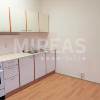 Prodej bytu 2+1 60 m² Milovice