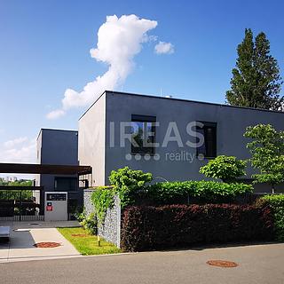 Prodej bytu 4+kk 120 m&sup2; Praha