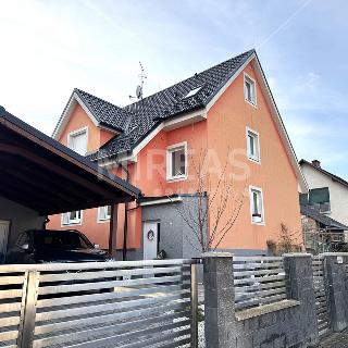 Pronájem bytu 1+kk a garsoniéry 40 m² Mladá Boleslav, Nová