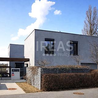 Prodej bytu 4+kk 120 m&sup2; Praha