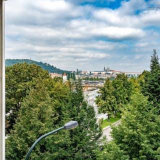 Pronájem bytu 3+1 102 m² Praha