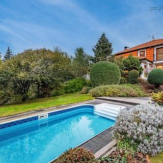 Prodej rodinného domu 335 m² Říčany