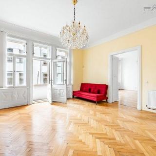 Prodej kanceláře 136 m² Praha, Růžová