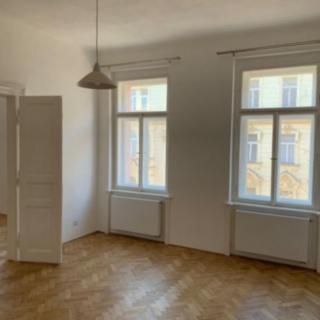 Pronájem bytu 2+1 84 m² Praha