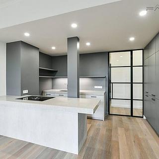 Pronájem bytu 4+kk 107 m&sup2; Praha