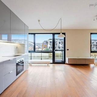 Prodej bytu 4+kk 103 m² Praha, Voctářova