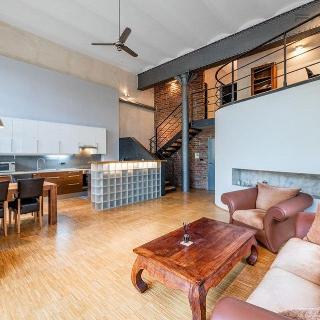 Pronájem bytu 3+kk 136 m² Praha, Na Maninách