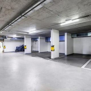 Prodej garáže 38 m² Praha, Poděbradská