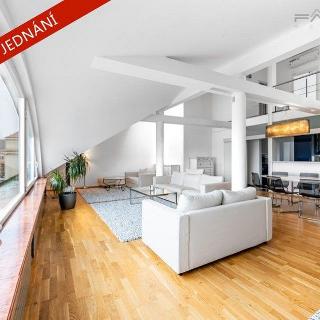 Pronájem bytu 5+1 a více 250 m² Praha, Dřevná