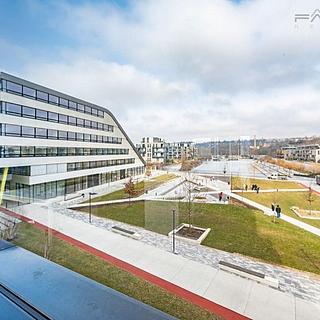 Pronájem kanceláře 800 m&sup2; Praha