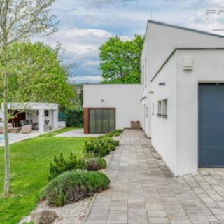 Prodej rodinného domu 232 m² Vrané nad Vltavou