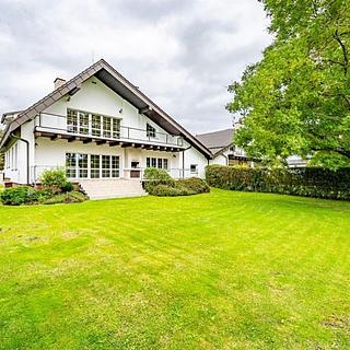 Pronájem rodinného domu 350 m&sup2; Průhonice