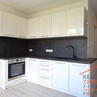 Pronájem bytu 1+1 38 m&sup2; Hradec Králové