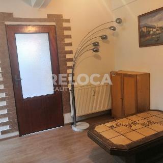 Prodej bytu 1+kk a garsoniéry 32 m² Milovice, Rakouská