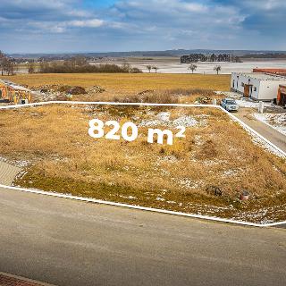 Prodej stavební parcely 820 m² Lišov