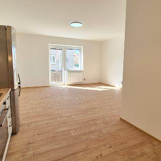 Pronájem bytu 3+kk 64 m² České Velenice, Husova