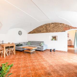 Prodej rodinného domu 363 m² Paračov, 