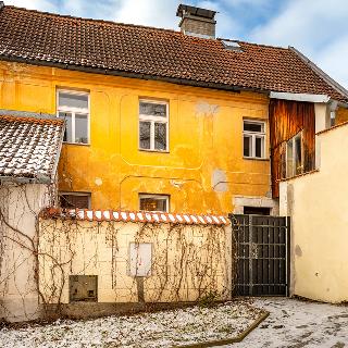 Prodej rodinného domu 150 m² Velešín, náměstí J. V. Kamarýta