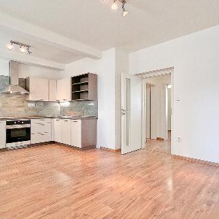 Pronájem bytu 2+kk 45 m² Holice, Hradecká