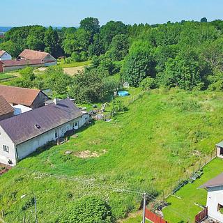Prodej stavební parcely 2633 m&sup2; Jeníkovice