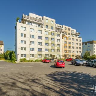 Prodej bytu 1+1 30 m² Karlovy Vary, Dubová