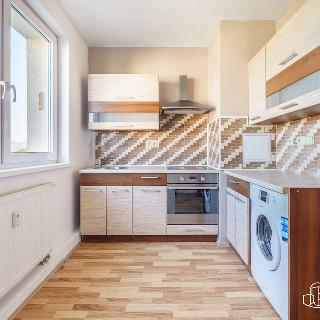 Prodej bytu 1+1 30 m² Karlovy Vary, Dubová