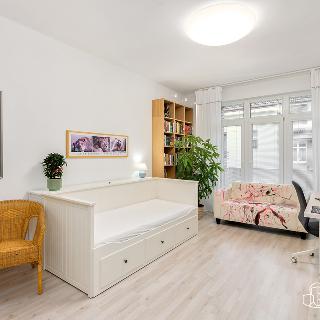 Prodej bytu 3+1 100 m² Praha, Sinkulova