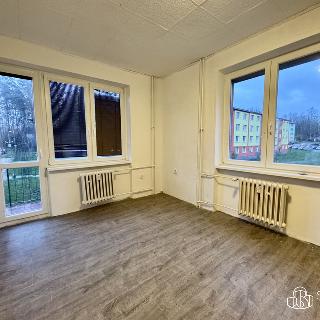 Pronájem bytu 3+1 77 m² Bukovany