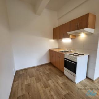 Pronájem bytu 2+kk 50 m² Adamov, Nádražní