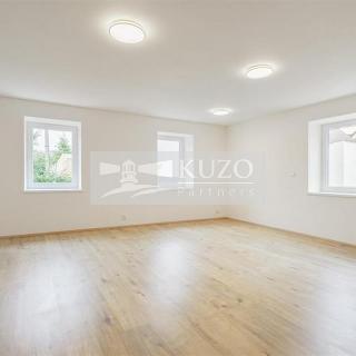 Prodej bytu 3+kk 74 m² Líšťany, Hunčice