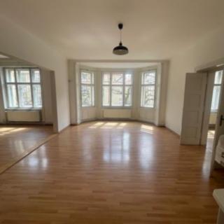 Prodej bytu 4+1 189 m² Praha