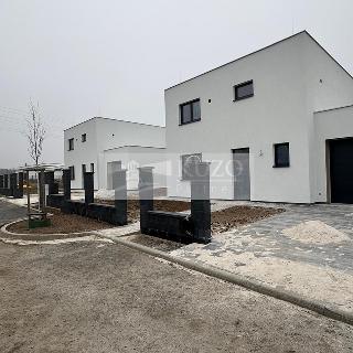 Prodej rodinného domu 112 m² Káraný