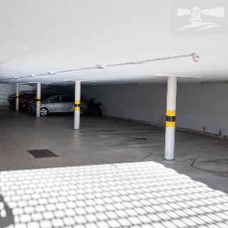 Pronájem parkovacího místa 12 m² Brno, Högrova