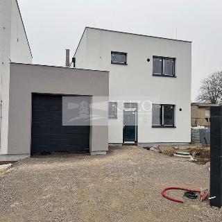 Prodej rodinného domu 104 m² Káraný