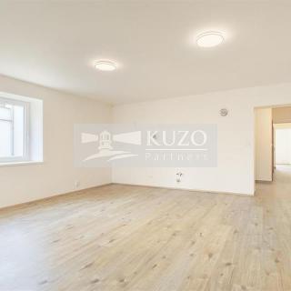 Prodej bytu 3+kk 73 m² Líšťany, Hunčice