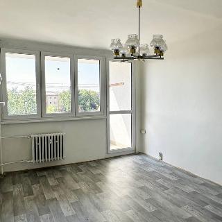 Pronájem bytu 2+1 64 m² Karlovy Vary, Dvořákova