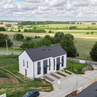 Prodej bytu 4+kk 103 m² Dobrovíz, Kladenská