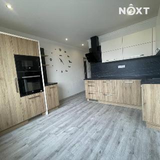 Pronájem bytu 3+1 72 m² Kaplice, Míru