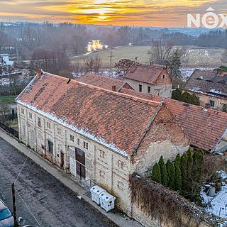 Prodej zemědělské usedlosti 200 m&sup2; Staňkovice
