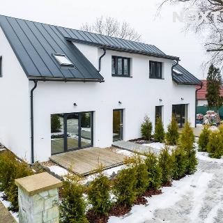 Prodej bytu 3+kk 111 m² Všestary, Strančická