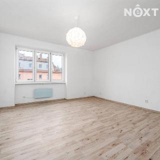 Prodej bytu 3+1 67 m² Lovečkovice, 