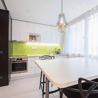 Pronájem bytu 1+kk a garsoniéry 30 m² Praha, Toruňská