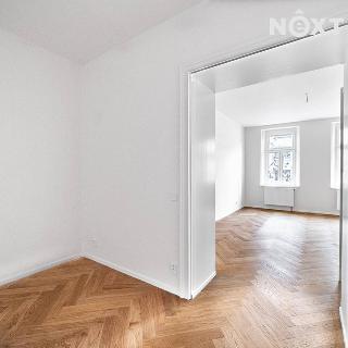 Prodej bytu 2+kk 44 m² Praha, Velehradská