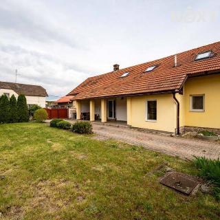 Prodej rodinného domu 250 m² Bělušice, 