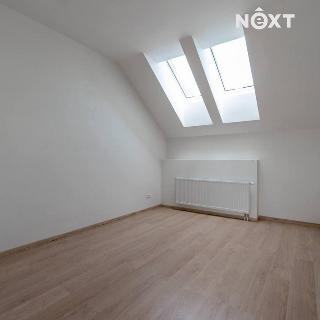 Pronájem bytu 1+kk a garsoniéry 32 m² Dobříš, Mírové náměstí