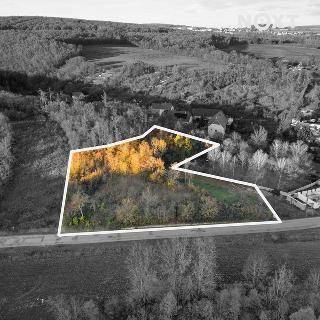 Prodej stavební parcely 4761 m² Oslavany