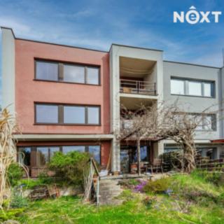 Pronájem rodinného domu 264 m² Benešov