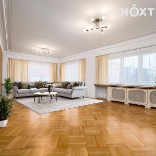 Pronájem bytu 5+1 a více 244 m² Praha, Petrská